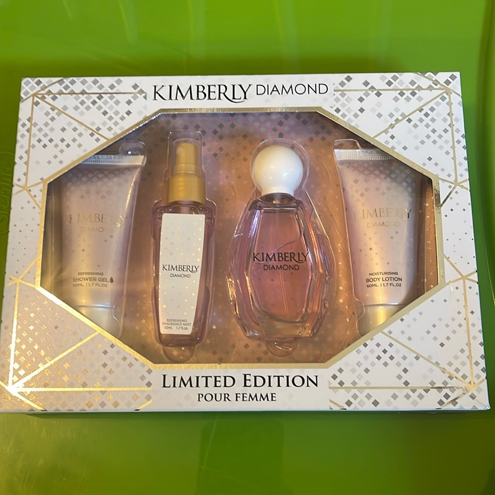 Kimberly Diamond Beauty Set Brand New